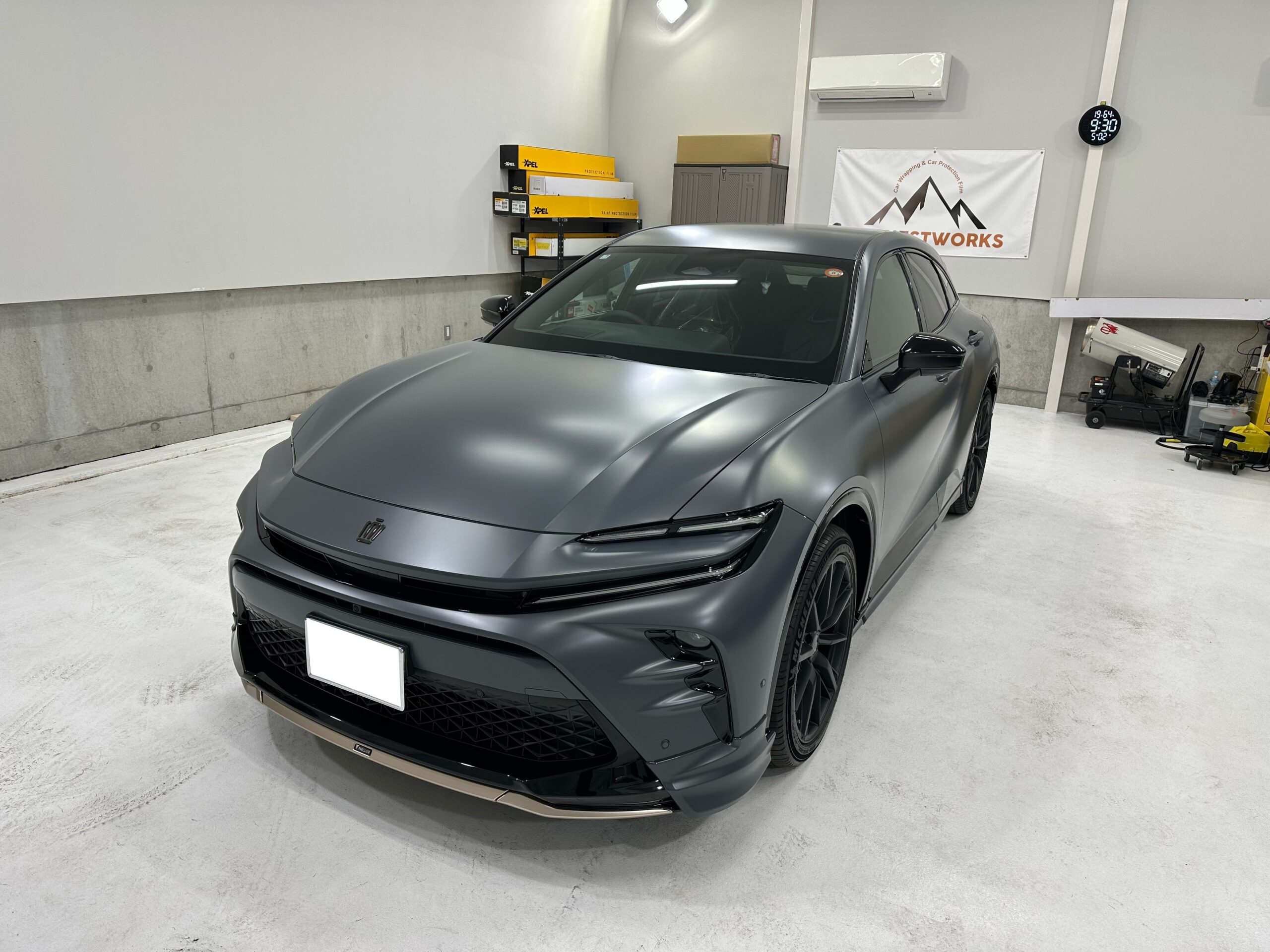 トヨタ・クラウンスポーツをマット化！！初めまして！？ - PPFブログ